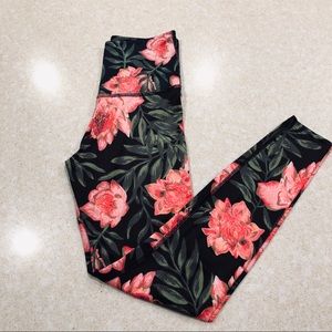 Beyond Yoga Floral Print Leggings